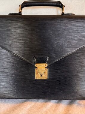 Louis Vuitton Epi leather Serviette